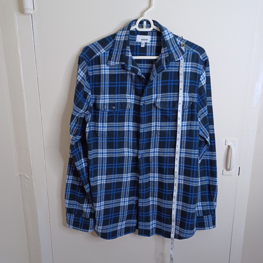Men's SONOMA blue plaid shirt. Size small.